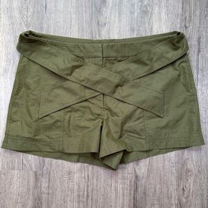 DKNY Olive Women's Shorts - Size 18